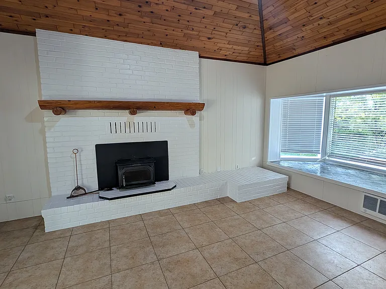 213 Seattle Ave — Photo 9