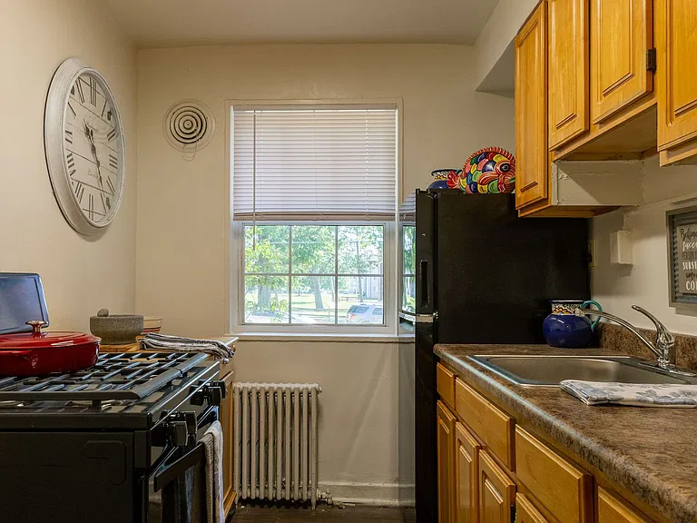 Vista Gardens Apartments — Photo 8