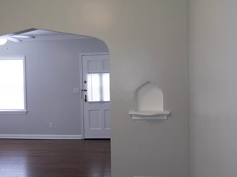 4406 Center St — Photo 11