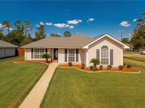 4 Cypress Dr, Ponchatoula, LA 70454