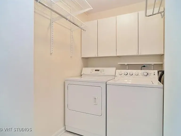 230 E Ontario St #802 — Photo 16