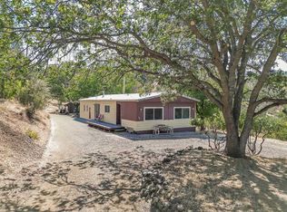 908 Rolling Hills Dr, Yreka, CA 96097