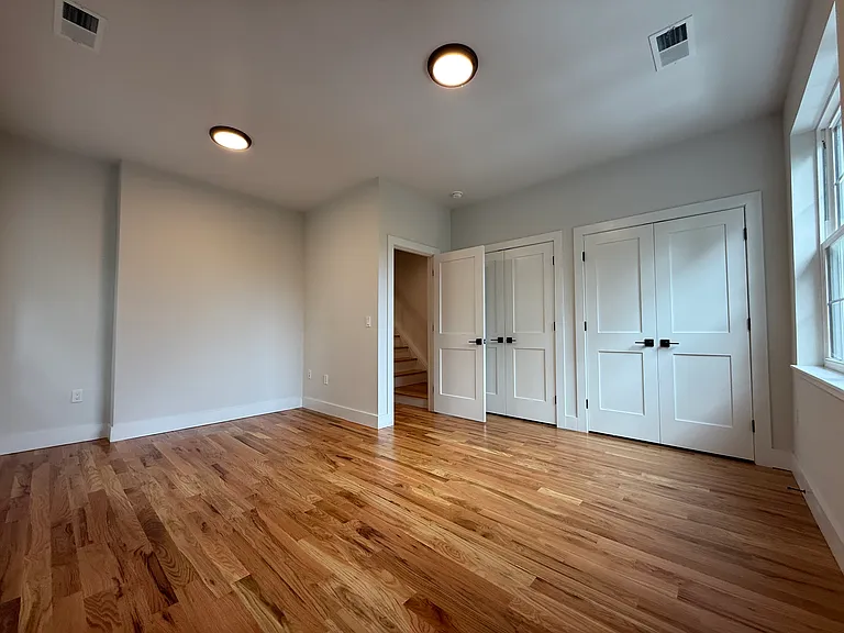 160 Main St #4 — Photo 24