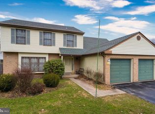 891 Village Cir, Blue Bell, PA 19422