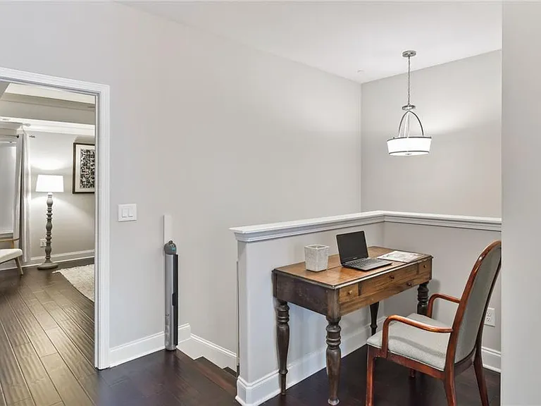 712 Alden Dr — Photo 20