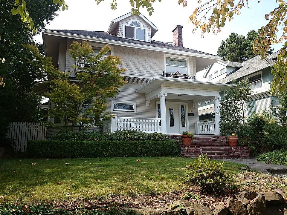 2nd image of 911 17th Ave E
