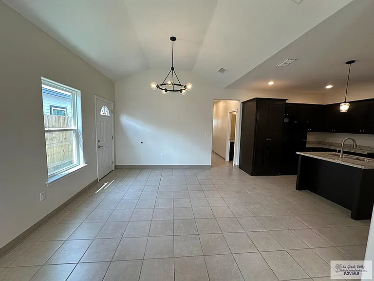 2432 S Valley Cir #B — Photo 3