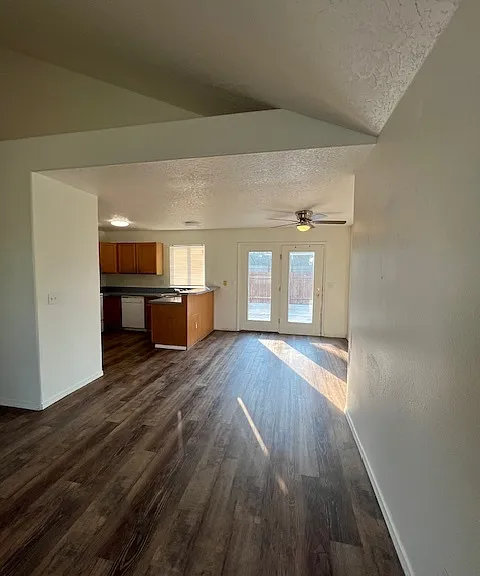 409 Meadowbrook Pl — Photo 5