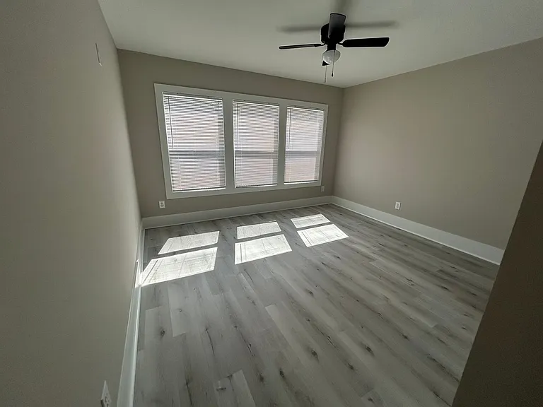 2510A Senate St — Photo 6