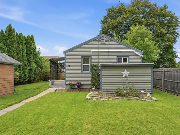 24 Wildermere St, Chicopee, MA 01020