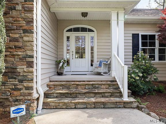 3rd image of 623 Ebony Rd