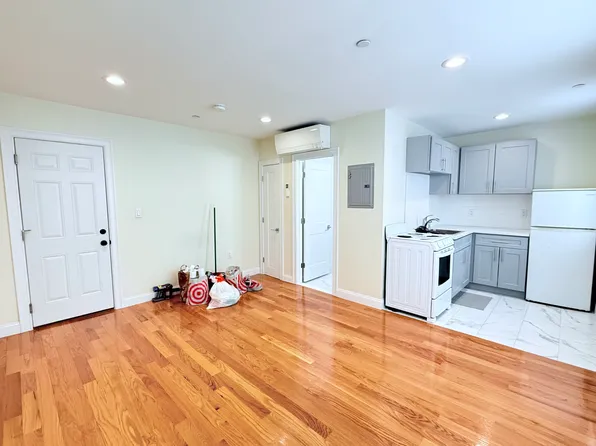 325 Newport Ave APT 32, Quincy, MA 02170