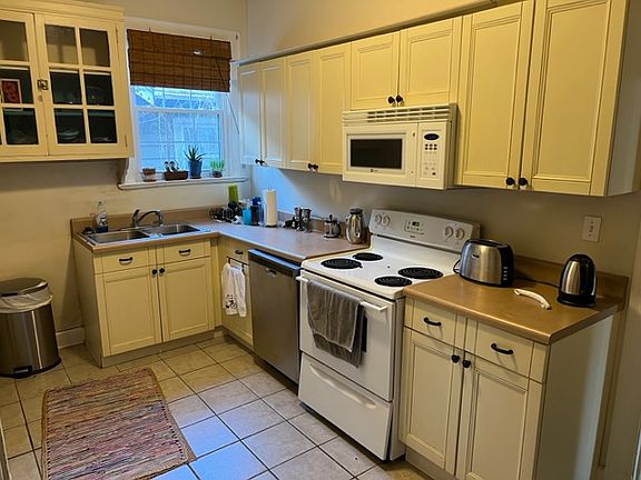 4th image of 1920 Portland Ave APT 2