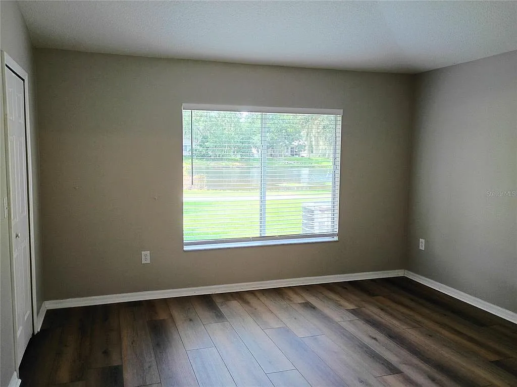 3 bed, 2.0 bath, 1434 sqft, $2,300 — Photo 4