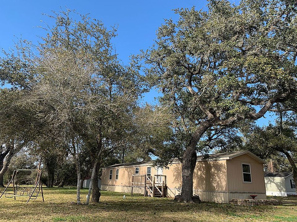 1st image of 417 Coleto Dr