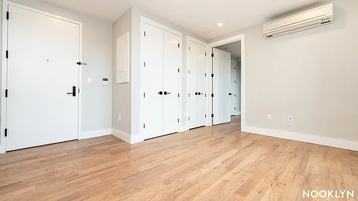 Rented by Nooklyn NYC LLC | media 79