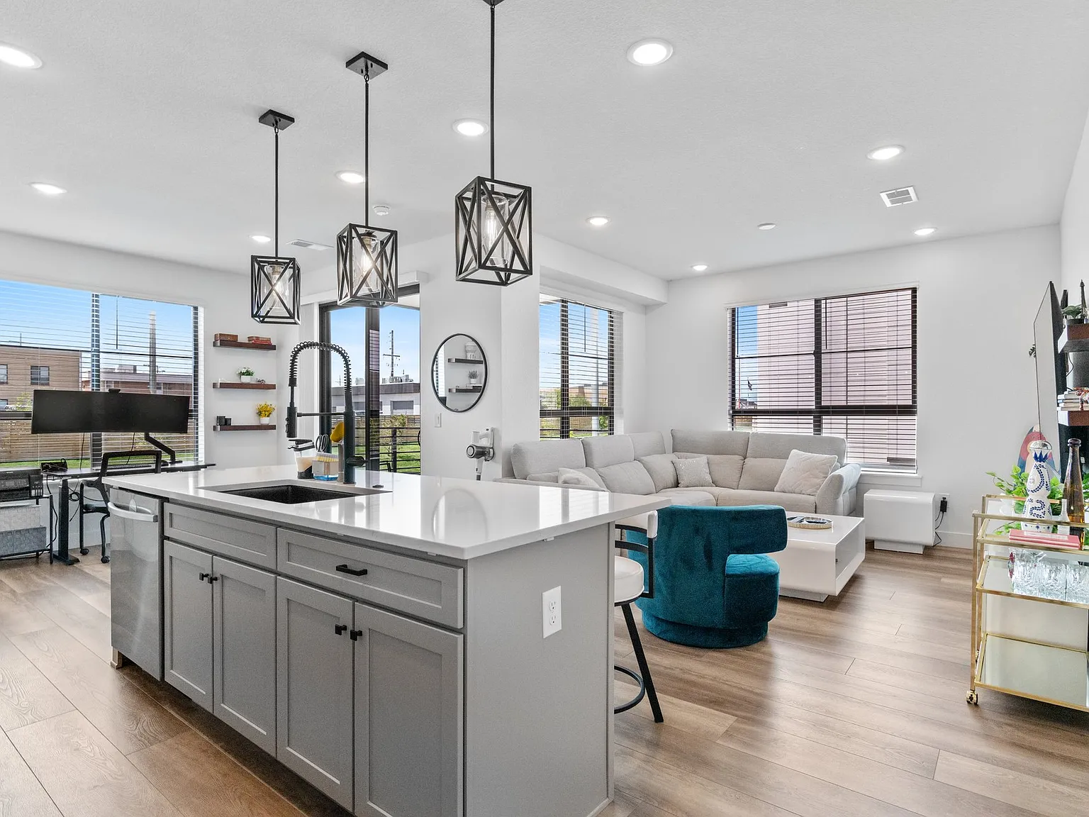 2 bed, 2.5 bath, 1238 sqft, $3,995 — Photo 4