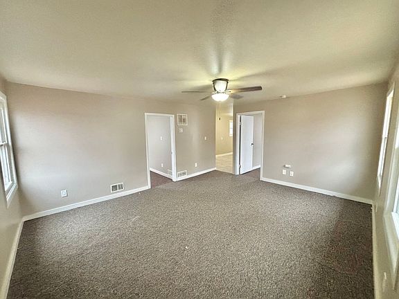 4th image of 52 Lorimer St