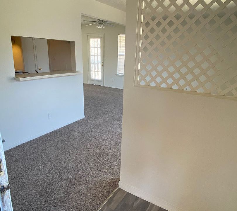 1st image of 1505 N Locust St #12