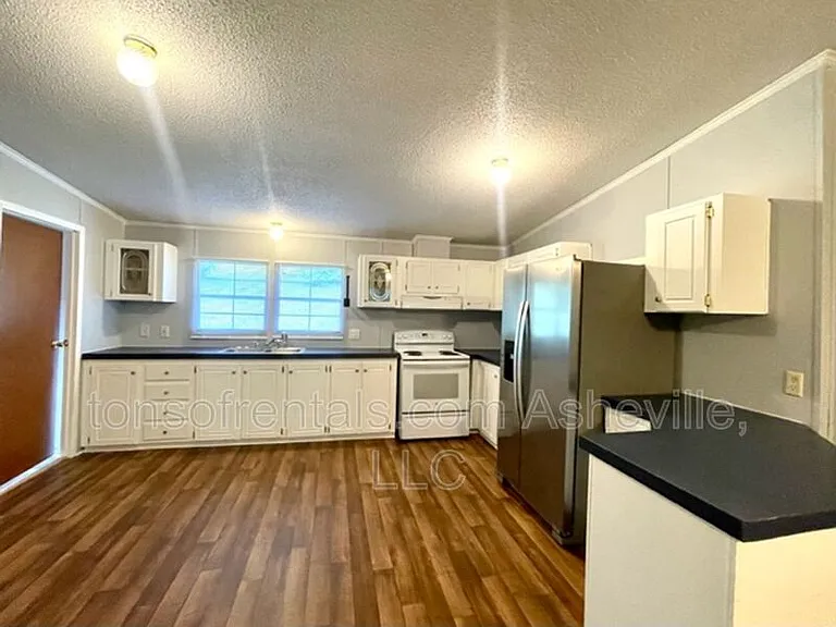 132 Josiah Ln — Photo 9