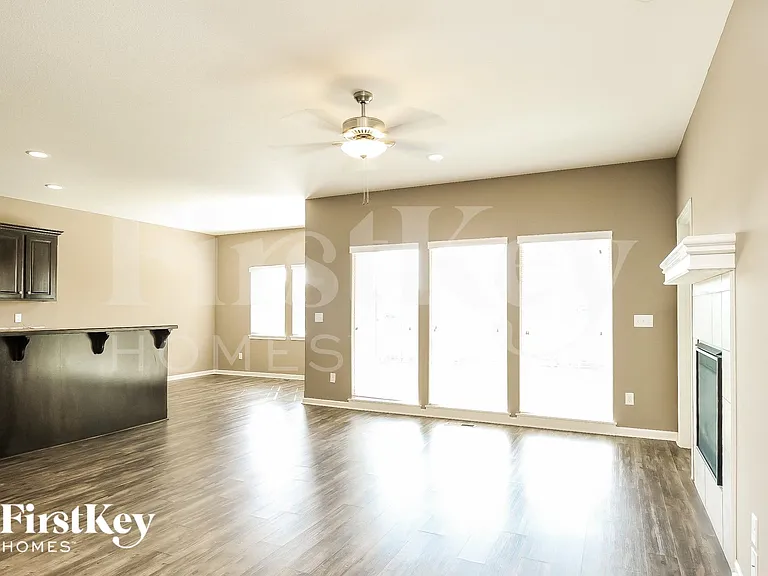 11105 Highview Rd — Photo 2