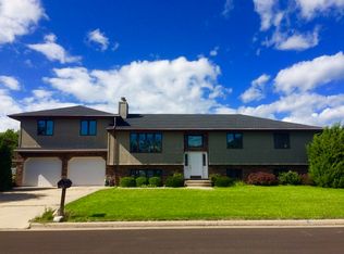 2823 Debo Dr, Peru, IL 61354