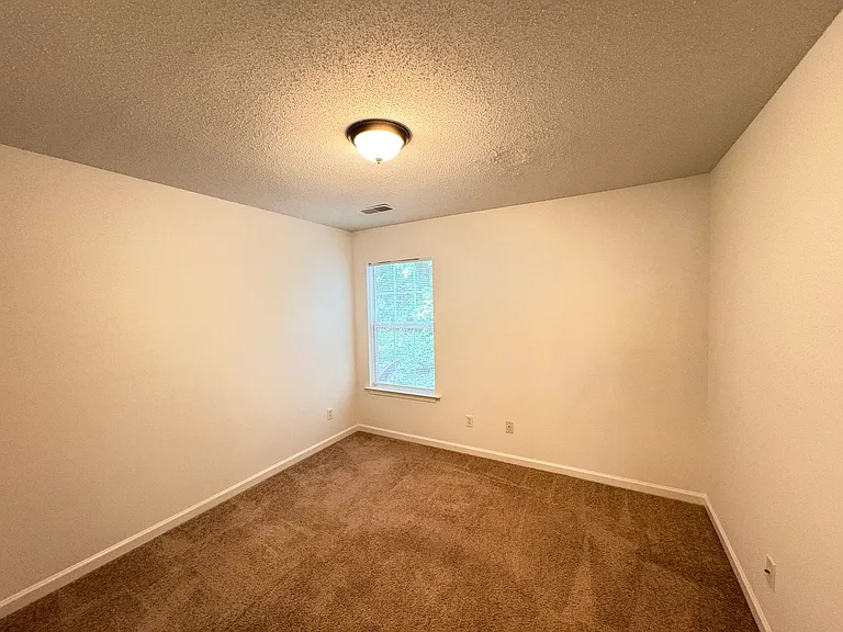 390 Gardners Cir — Photo 20