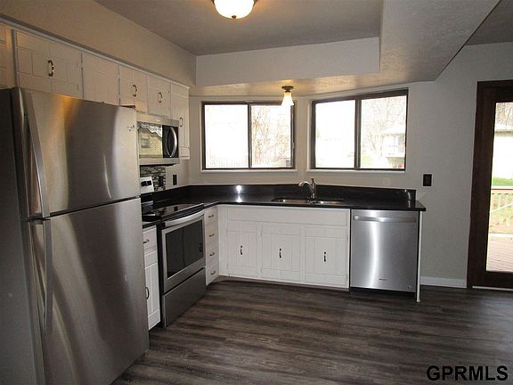 3rd image of 5118 S 104th St