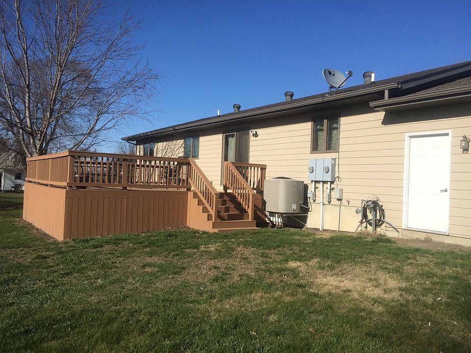 2nd image of 1326 E 1st St