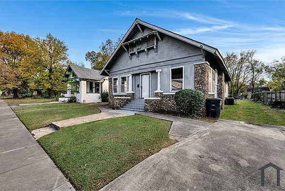 3 bed, 1500 sqft, $1,200 — Photo 2
