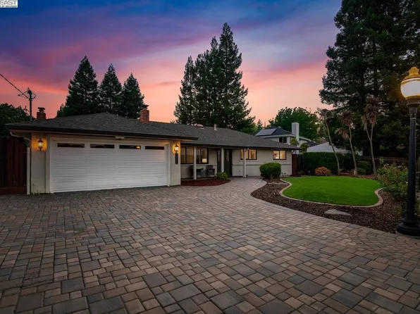 1111 Crowe Pl, Concord, CA 94518