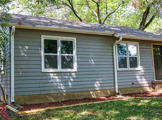 1923 Lincoln Dr, Manhattan, KS 66502