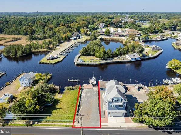 232 S Green St, Tuckerton, NJ 08087