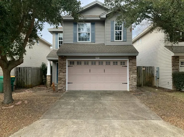 2907 Five Oaks Ln, Shalimar, FL 32579