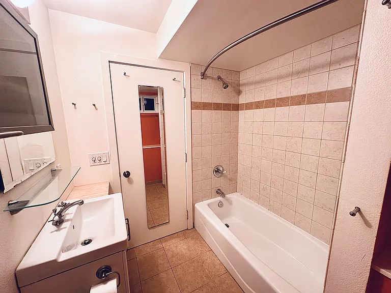 10749 Palatine Ave N #BASEMENT — Photo 10