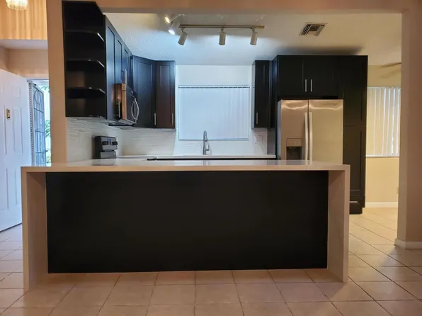 7342 Pinewalk Dr S #Townhouse 56-12, Pompano Beach, FL 33063