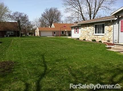 View from Bayview Drive
						:
						Looking towards the west.