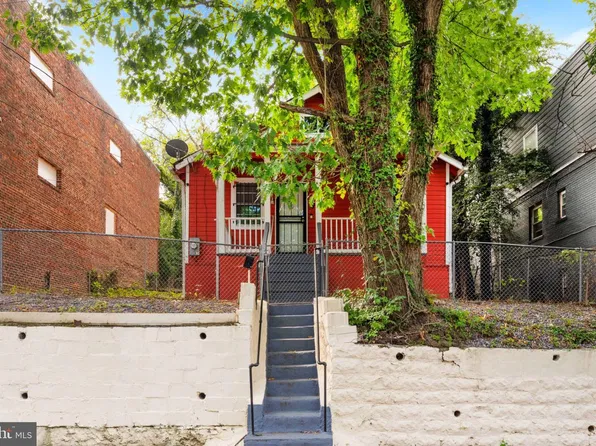 4239 Edson Pl NE, Washington, DC 20019