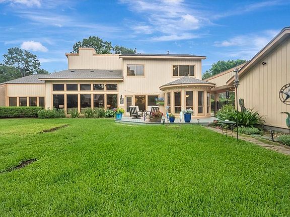 2nd image of 307 Crestwood Dr