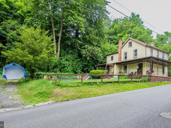 104 W Firehall Rd, Spring Mills, PA 16875