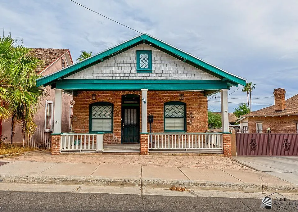 94 W 2nd St