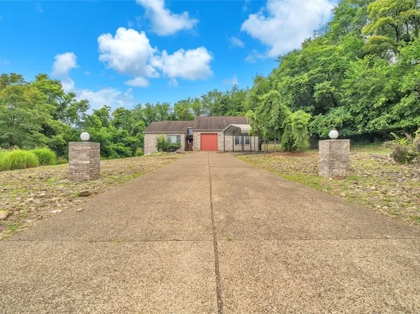 4630 Easy St, West Mifflin, PA 15122