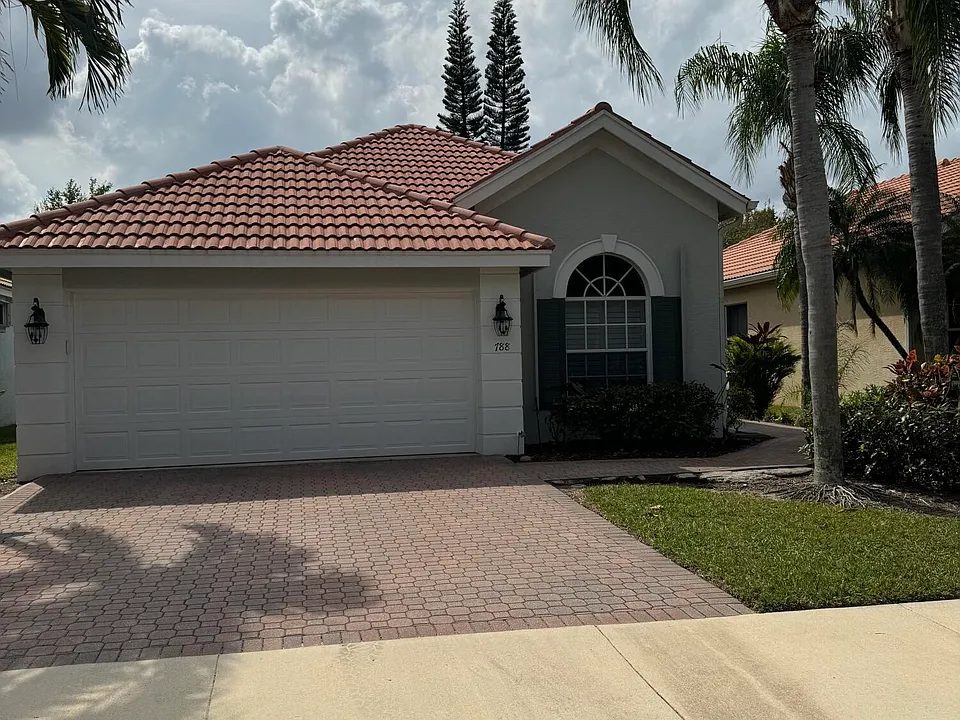 788 SW Munjack Cir