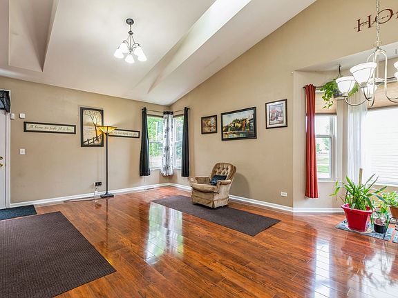 5th image of 960 Quill Ln