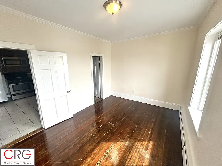 284 Revere St #3R — Photo 11