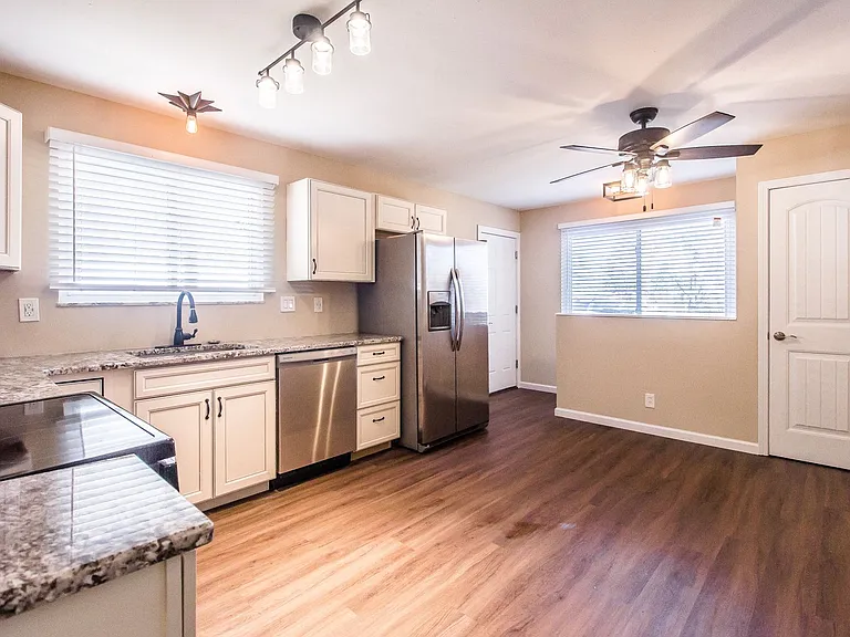 2365 Ida Ln — Photo 5