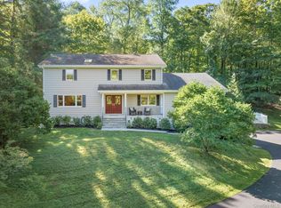35 Whitlaw Ln, Chappaqua, NY 10514