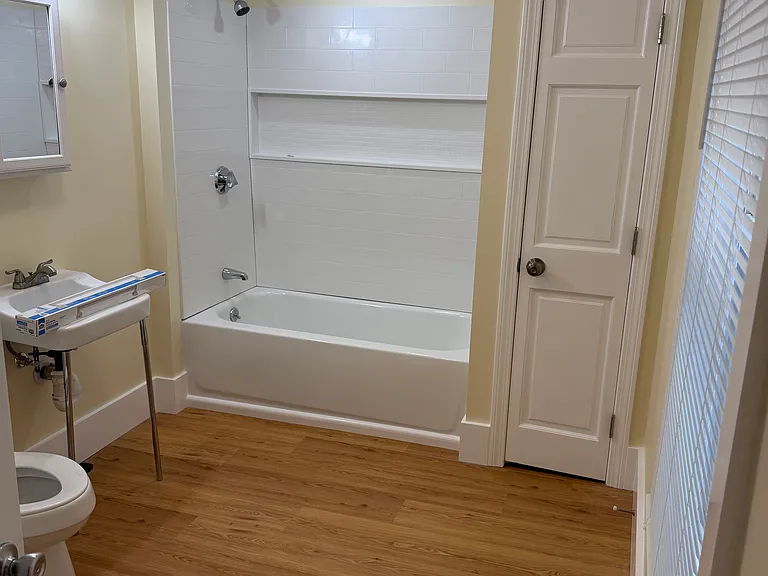 35 Deane St #3W — Photo 6