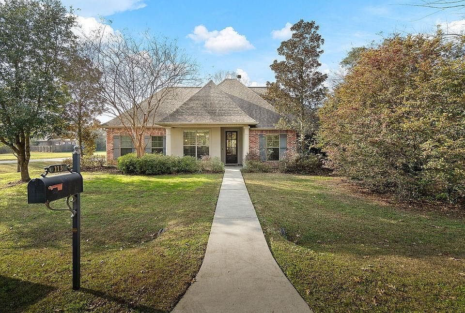 1st image of 113 Autumn Creek Dr