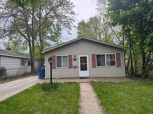 8285 Packard Ave Photo 1